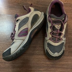 Merrell Women’s Hiking Shoes Sz 8.5